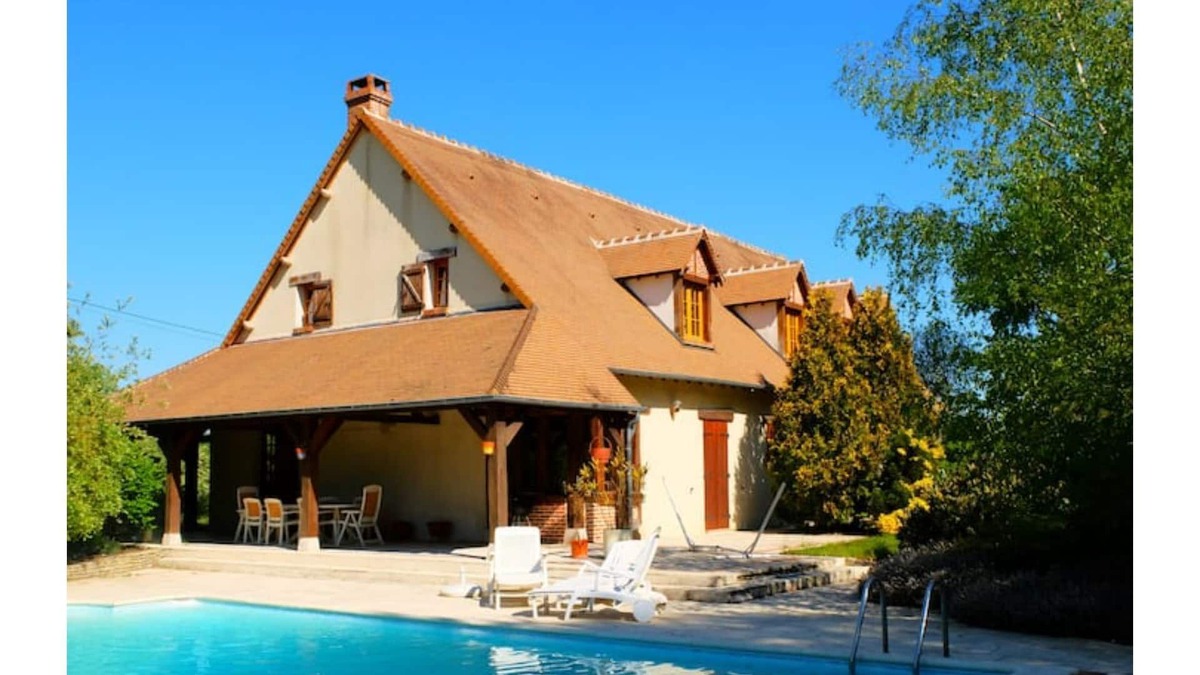 Cellettes House | Demeure DE Charme Avec Piscine et Billard et Velos