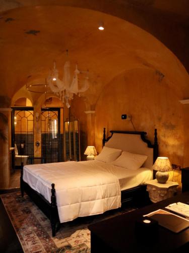 Van Mieu Hotel | DEMO Inn & Ine - Poetic Studio Stay