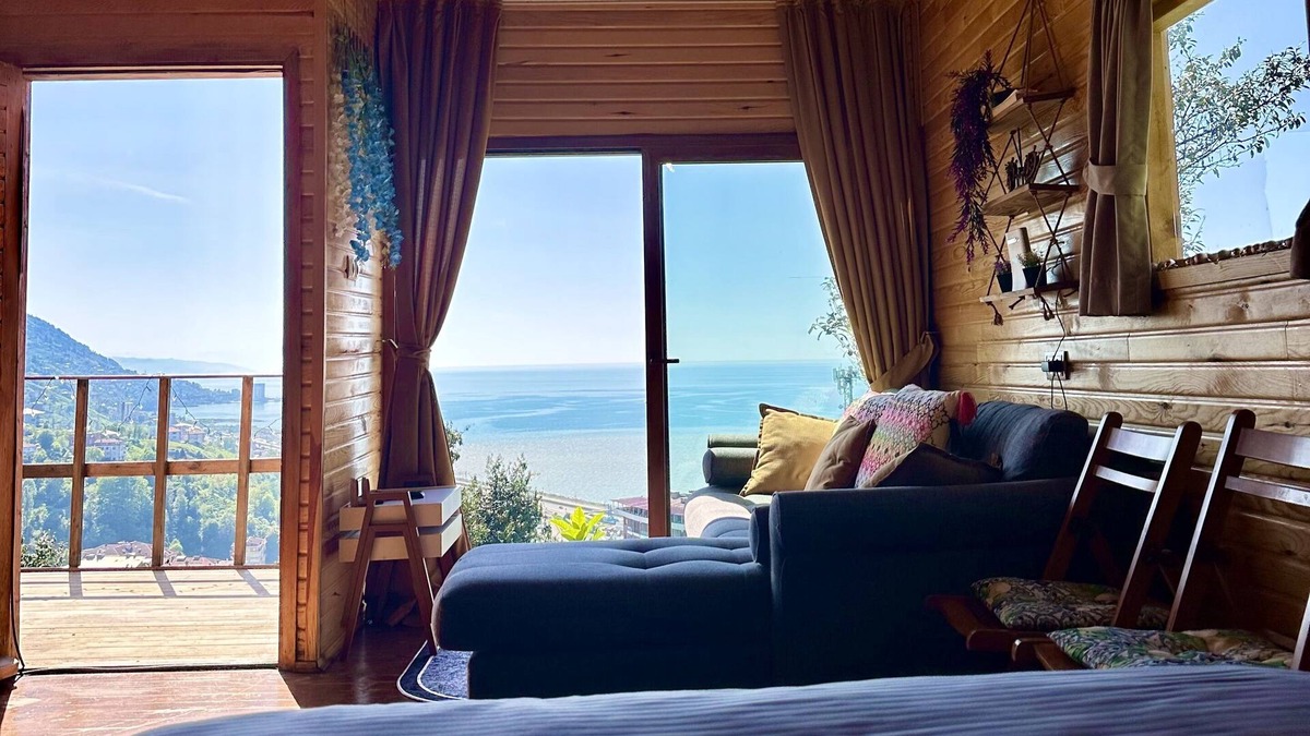 Cayeli Ski Chalet | Deniz ve Doğa Manzaralı Büyük Ahşap ev
