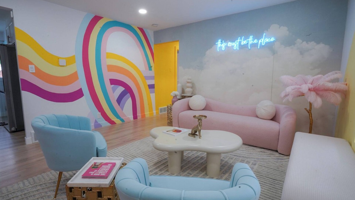 Dupont House | Denver Insta-Perfect Girls Trip! 5BR Colorful Haven 10-min to DT Denver