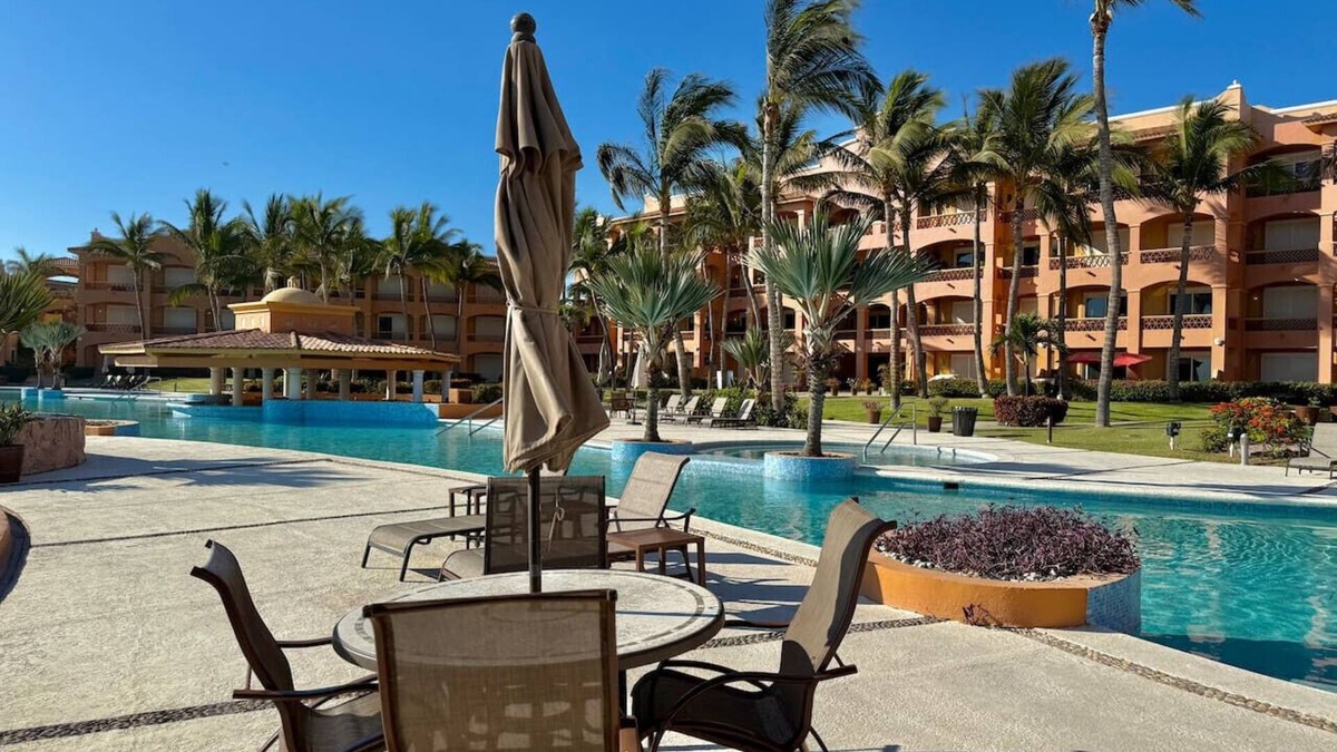 Mazatlan Apartment | Depa in EDM first floor beachfront By GPS