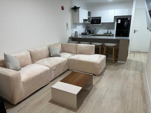 Pueblo Libre Apartment | Departamento cálido y moderno