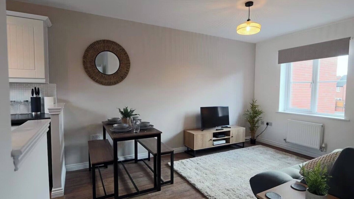 Hilton House | Derby Luxury Apartment - Foss Road- Sleeps4