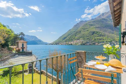 Careno Apartment | Deriva Apartment on Careno's Beach by Rent All Como