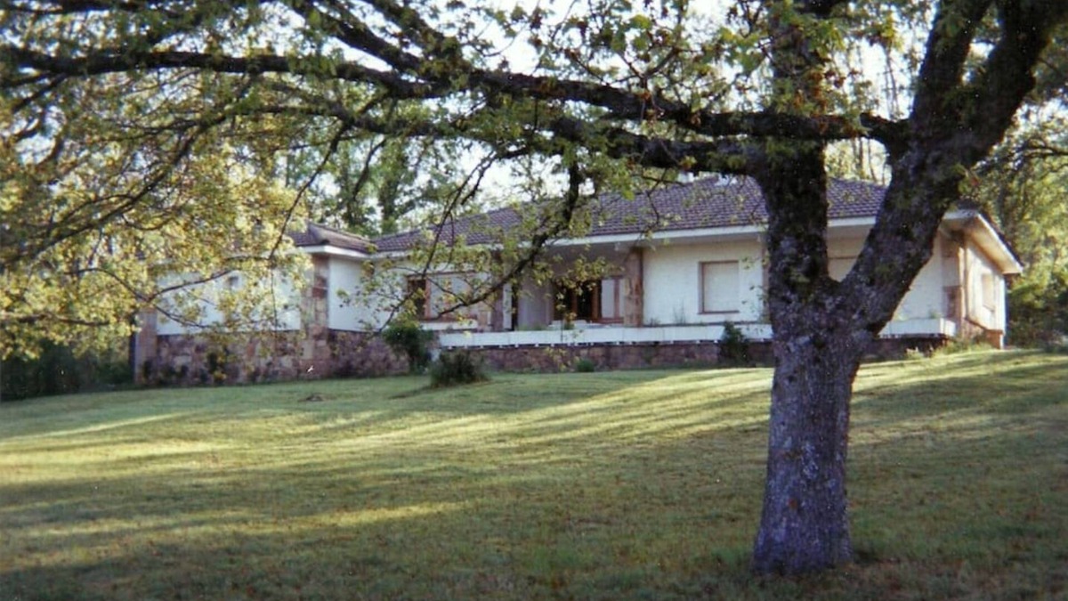 Vilviestre de los Nabos House | Derroñadas . Casa con Enorme Jardín y Tenis