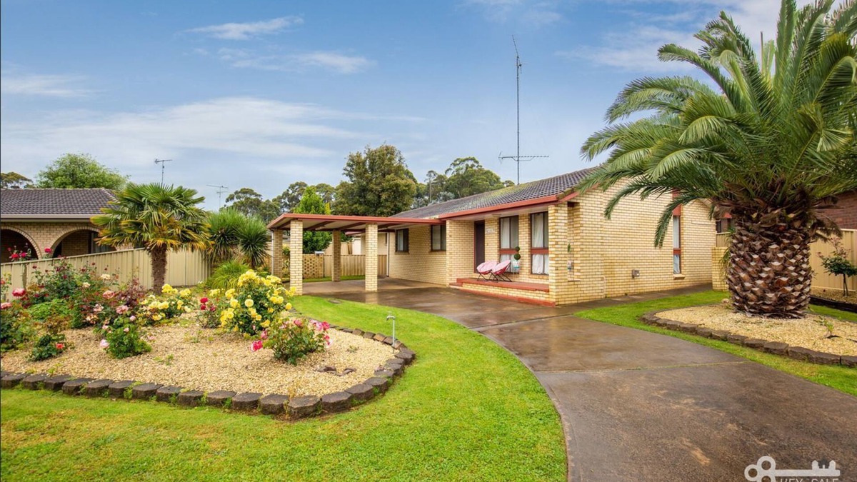 Mount Gambier House | Derwent Delight: Cozy home in a quiet neighborhood