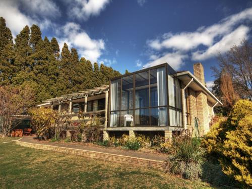 Austins Ferry House | Derwent Vista