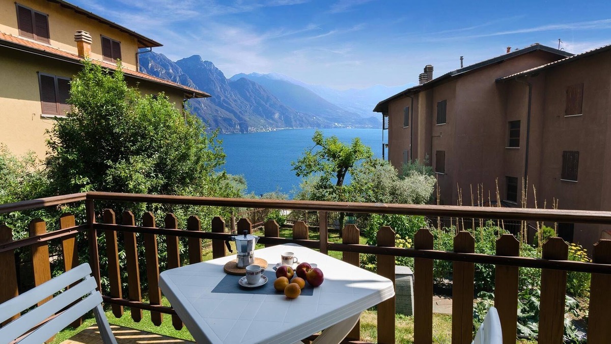 Zorzino House | Descent to Lake - Zorzino