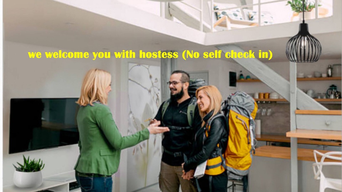 Desenzano del Garda City Centre Apartment | DesenzanoLoft : La Vite Luxury Appartment 2 CIN IT017067C2HOLOZDF9