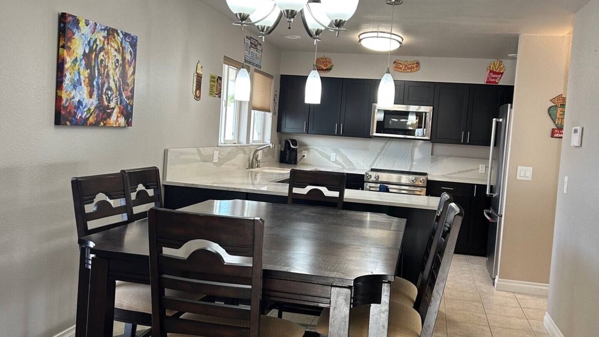 Desert Aire House | Desert Aire Oasis: Your ultimate retreat.