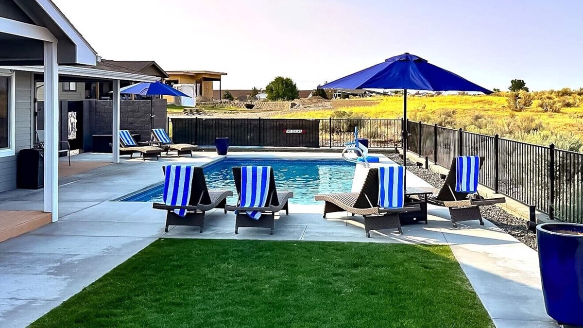 Desert Aire House | Desert Aire Vacation Home on the Golf Course w/River View, Private Pool/hot tub