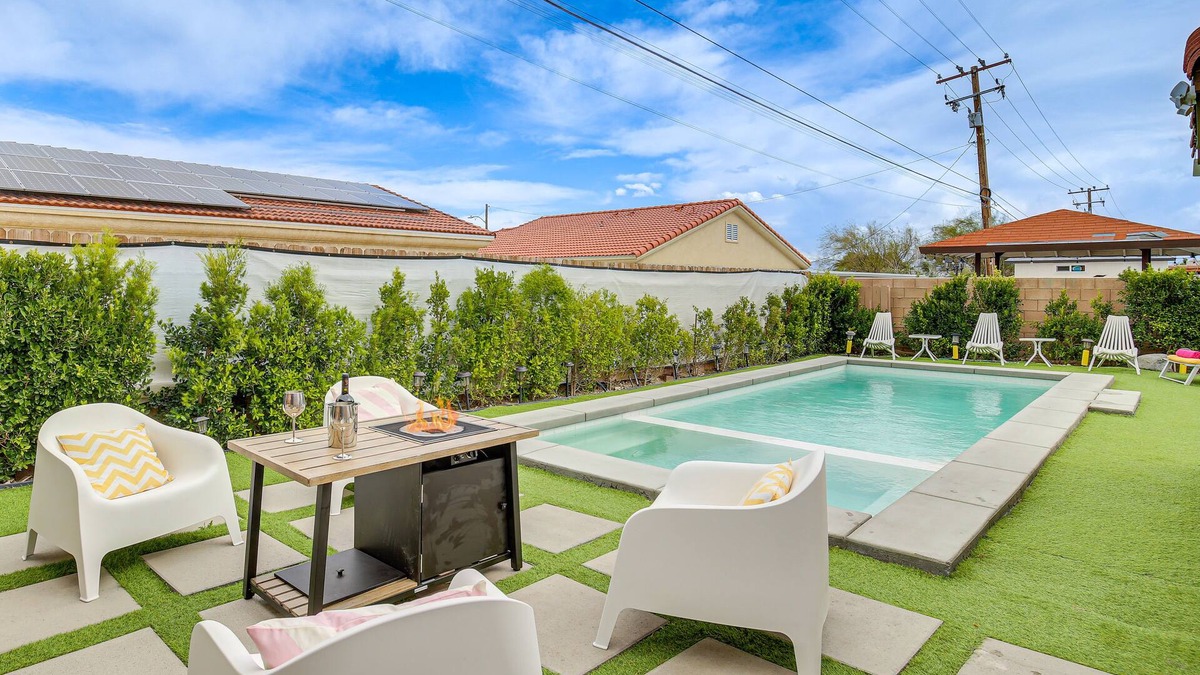 Desert Hot Springs House | Desert Hot Springs Home w/Pool & Gas Grill!