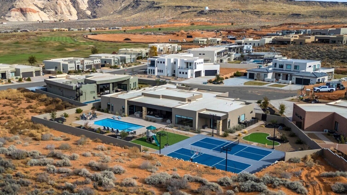 St. George House | Desert Mirage at The Ledges with Private Pool & Hot Tub!
