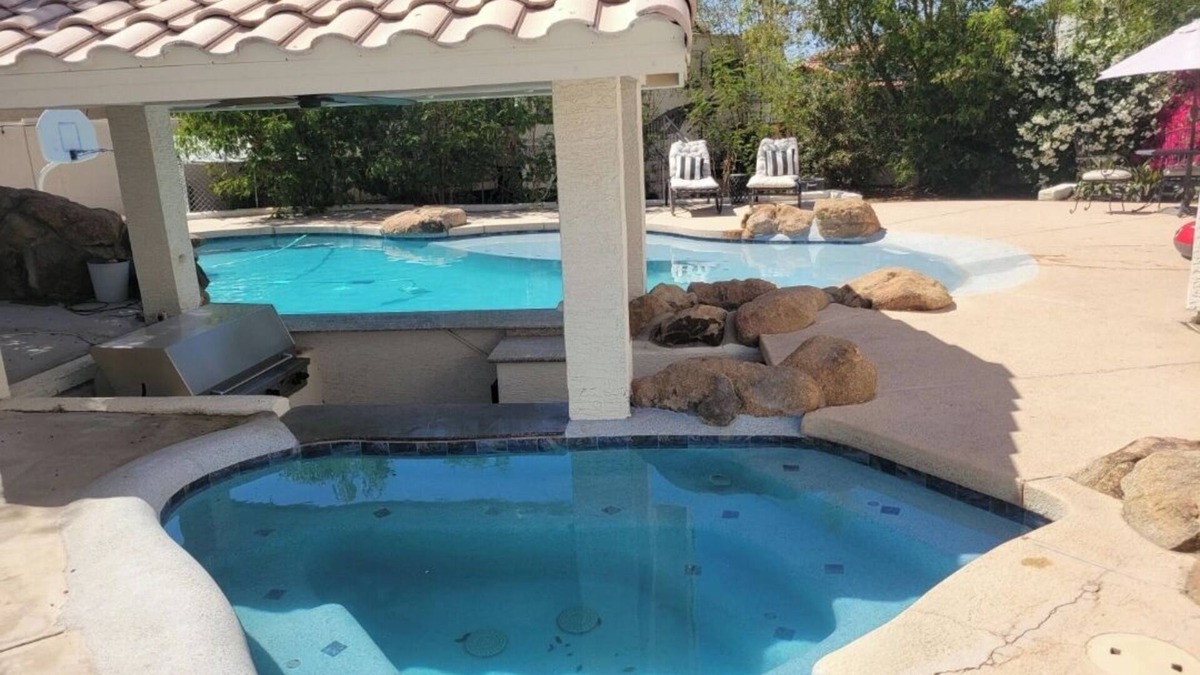 North Mountain House | Desert Oasis