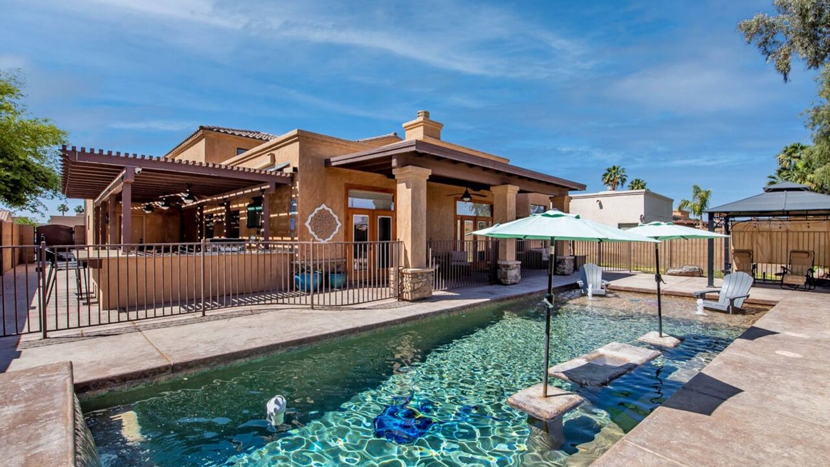 Yuma House | Desert Pad for Large Groups & Families!