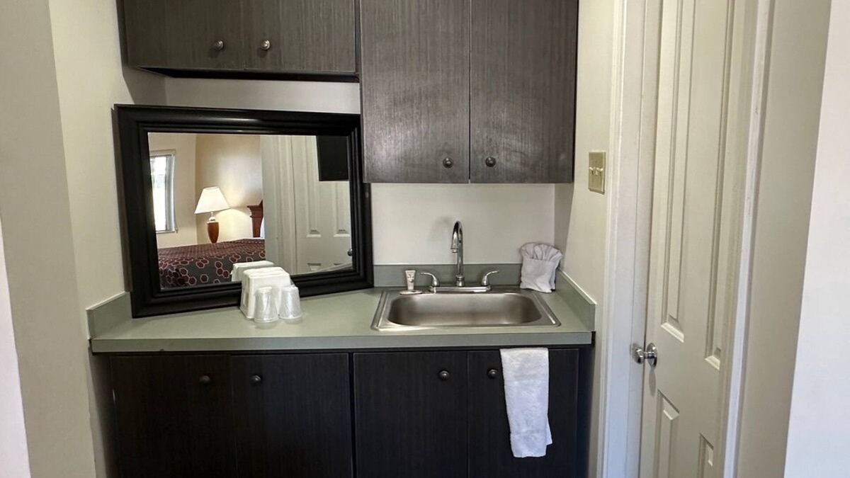 Northeast Heights Hotel | Desert Sands Inn & Suites
