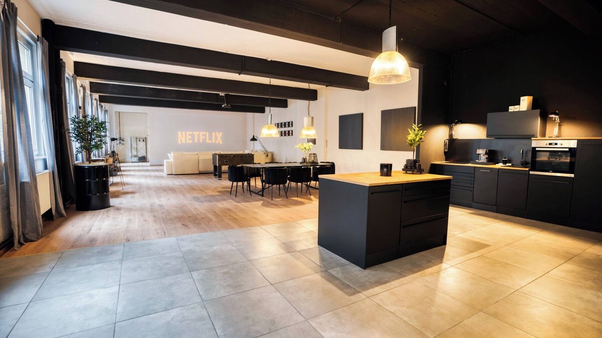 Wiesbaden Apartment | Design Loft - 200 square meters - home cinema - parking lot - 6 persons