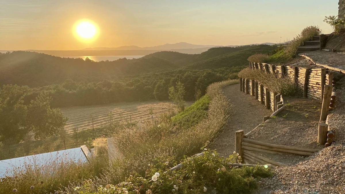 Bagnoregio Villa | design villa private in nature with lake view