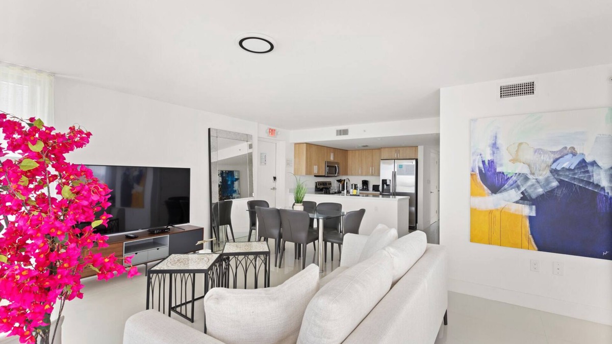 Bay Harbor Islands Apartment | Designer 3BR, 2.5BA PH | Bay Harbor Islands Rooftop Pool, Balcony & Family