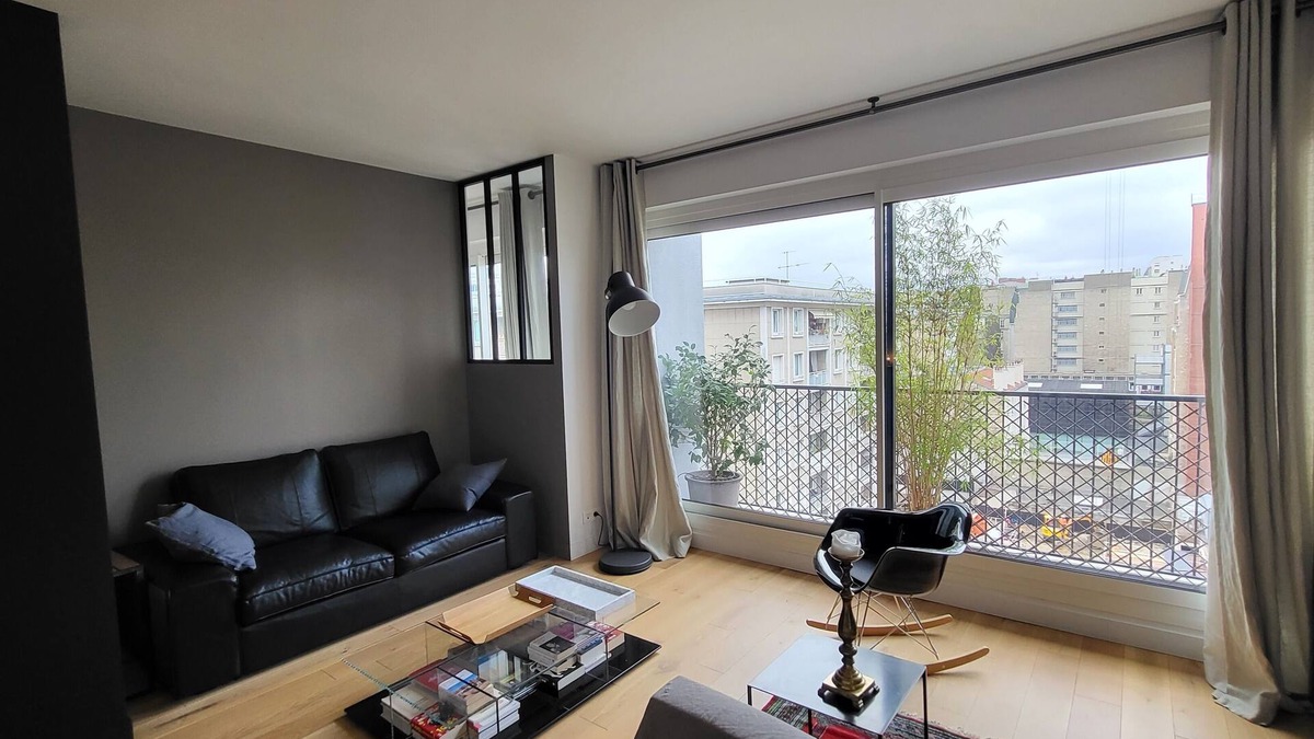 Quartier de Javel Apartment | Designer apartment overlooking the Seine