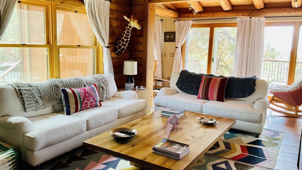 Idyllwild Cabin | Designer cabin treehouse on acre with amazing views and privacy