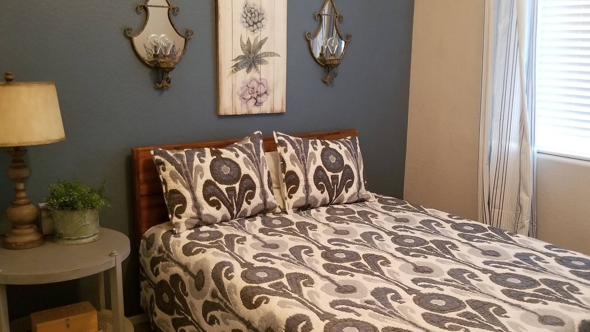 Granville House | Designer Home in Granville. HOA maintained, secure community.