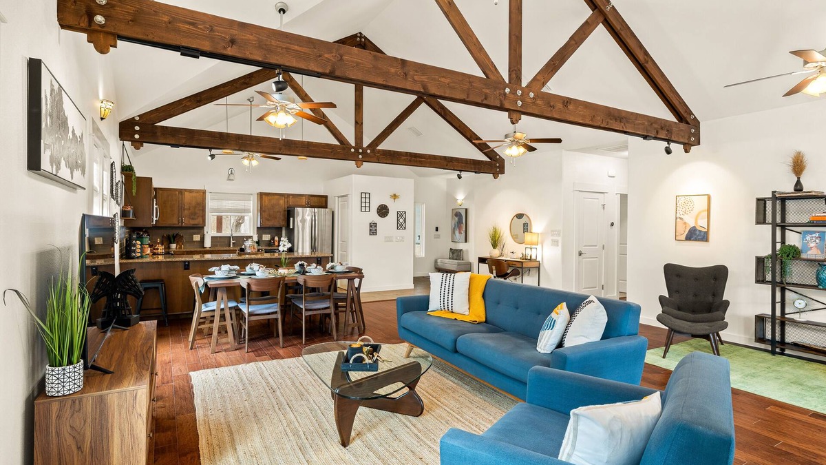 Dripping Springs House | Designer Home in the Heart of Historic Dripping Springs-The Murray House