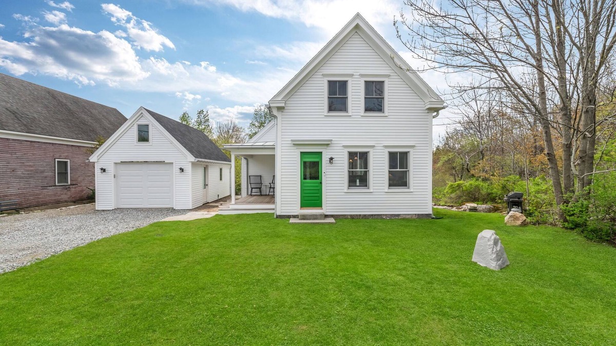 Tenants Harbor Cottage | Designer Retreat Clark Island, Midcoast MainenThe Stonecutter’s Cottage