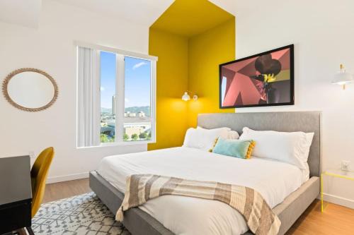 Little Tokyo Apartment | Designer Stay in Arts District, Walk to Little Tokyo