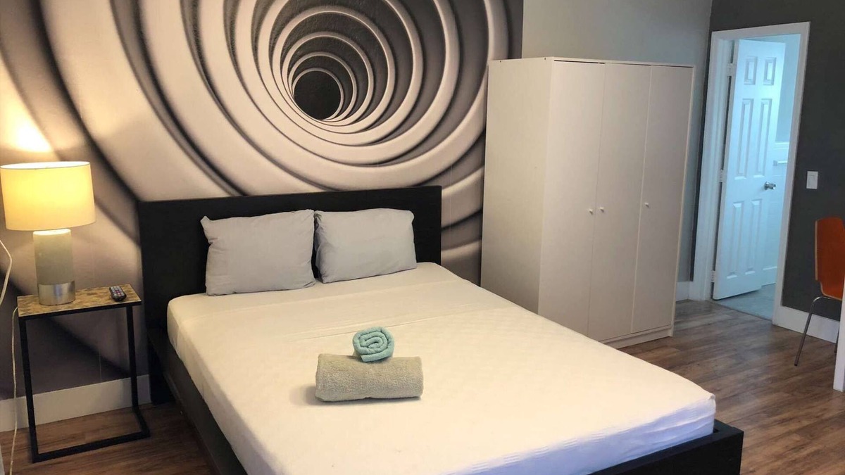 Wynwood Art District Condo | ✨Designer Studio Flat w/Full Kitchen Free Parking