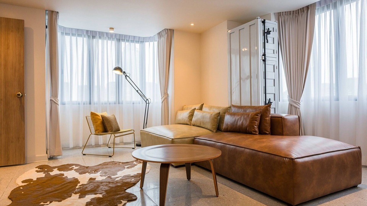 Nana Apartment | Designer 2BR apt w/WiFi, record player, game console in CBD Bangkok