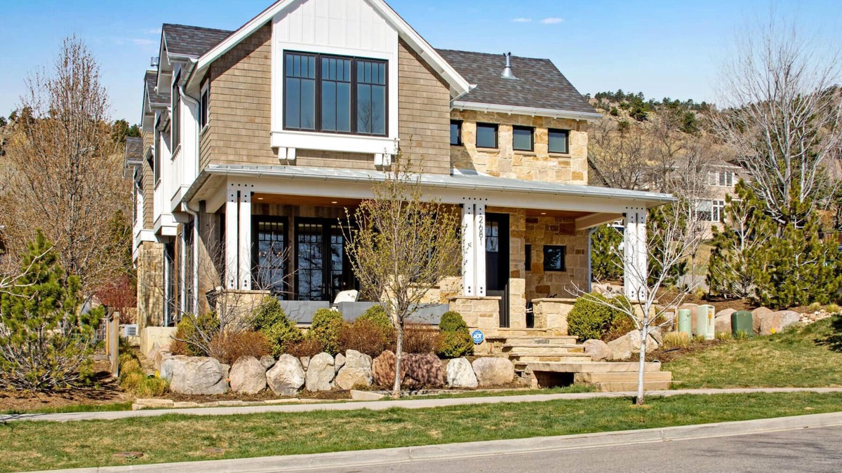 Newlands House | Desirable modern house, steps to Sanitas loop trail and walk to downtown Boulder