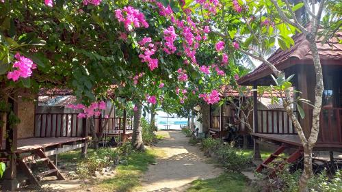 Sekotong Barat Cabin | Dessert Point Bungalow