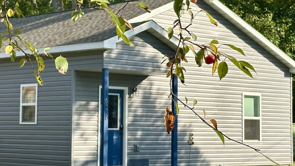 Cadillac Cottage | Destination Leisure – Cottage B, 2BR Next to Mitchell State Park Campground