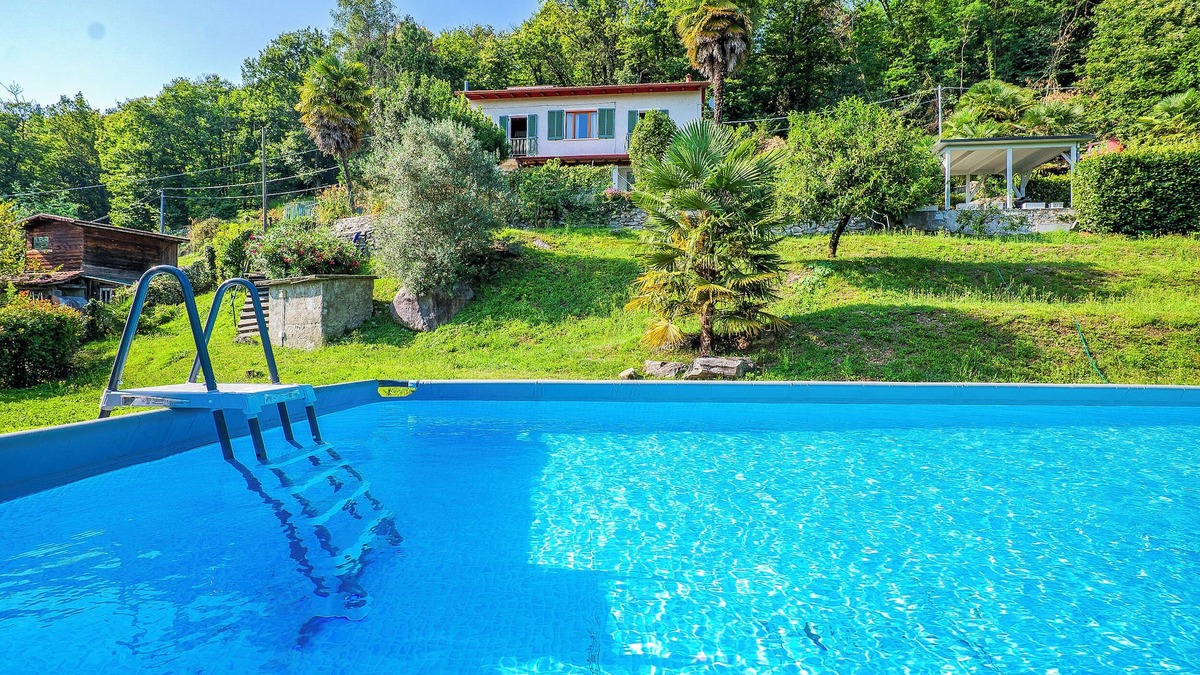 Colmegna House | Detached 3-bedroom house with private pool and dream lake view