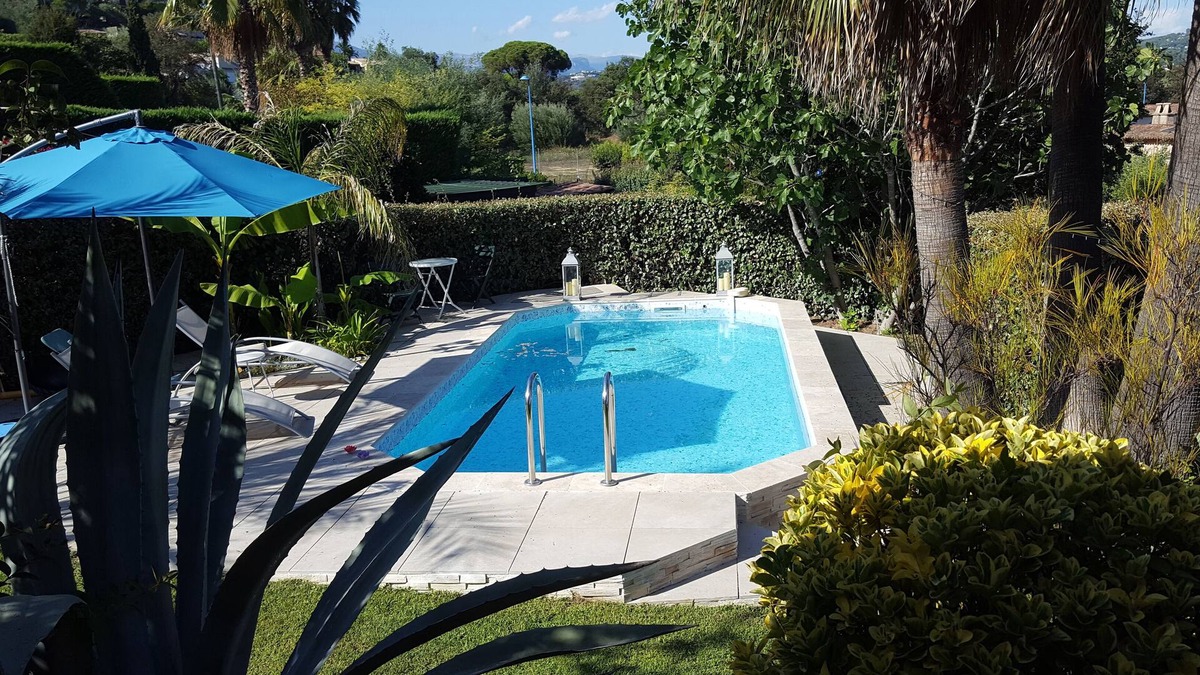 Mandelieu-La-Napoule Apartment | Detached 30 m2 T2 apartment in villa with swimming pool