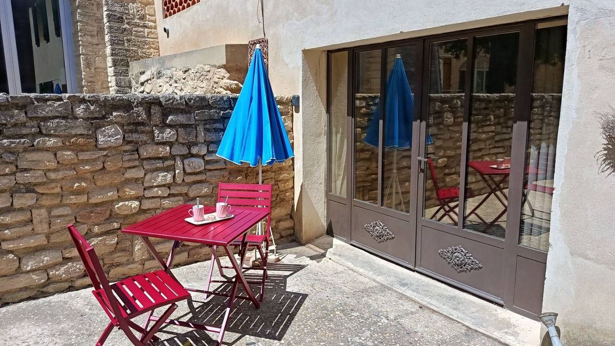 Caromb Apartment | Detached 50 m2 apartment in village house.