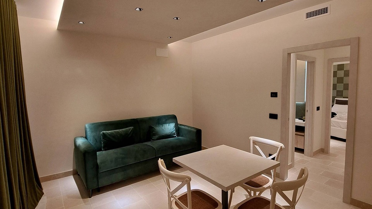 Lama Bed & Breakfast | Detached annex oasis of tranquility and sophistication near the sea