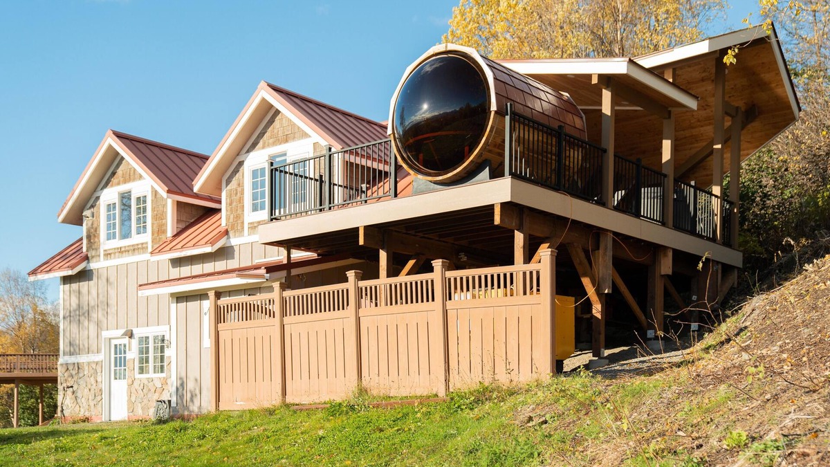 Palmer House | Detached Apartment w/hot-tub & Sauna view overlooking Valley