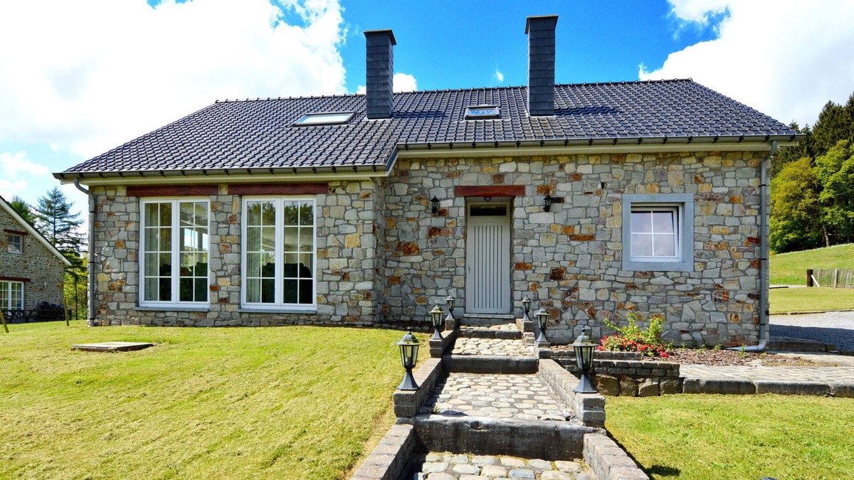 Trou de Bra House | Detached natural stone house with sunny garden and terrace, modern interior