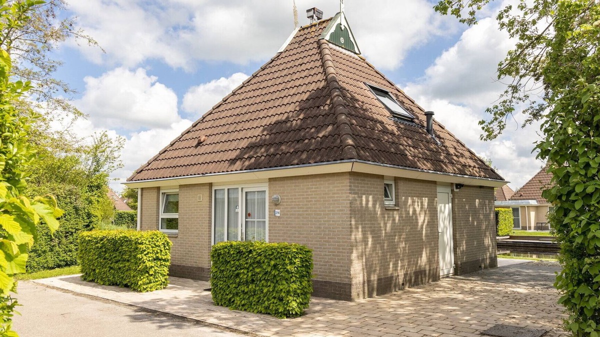 Eernewoude Cottage | Detached bungalow for 5 persons