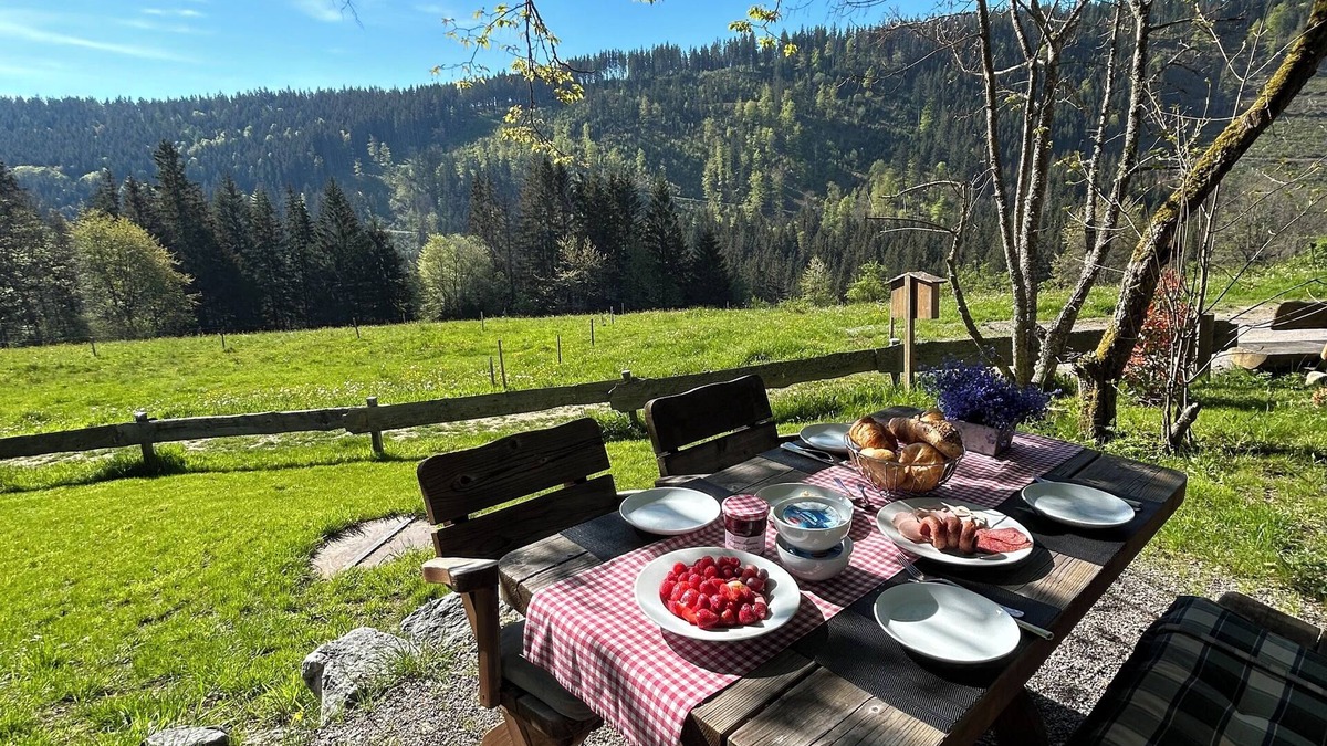 Falkau House | Detached cottage in an unspoilt south-facing slope at 1000m, forest edge