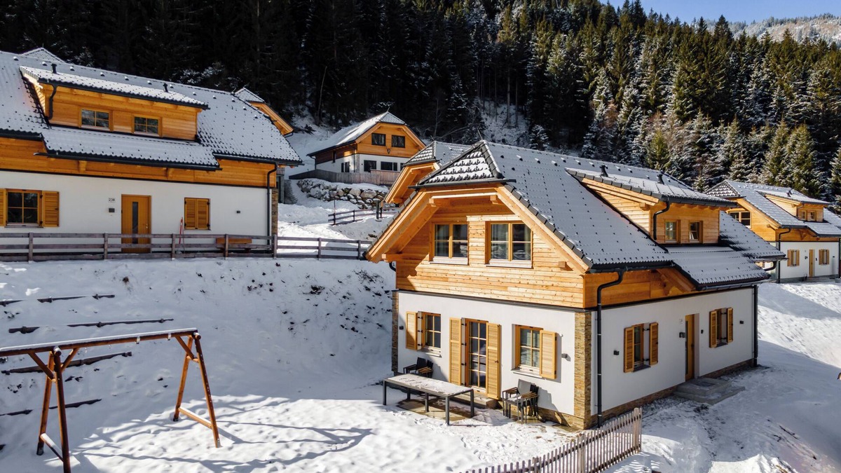 Donnersbachwald Ski Chalet | Detached chalet with infrared seats