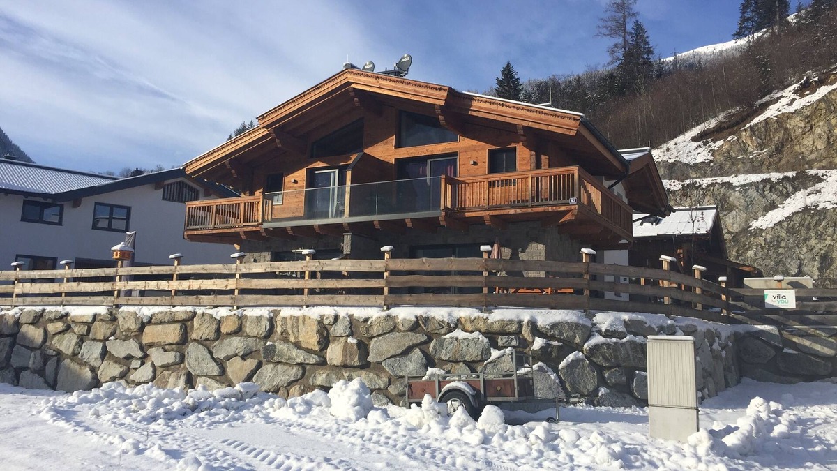 Wald im Pinzgau Ski Chalet | Detached chalet with sauna and terrace