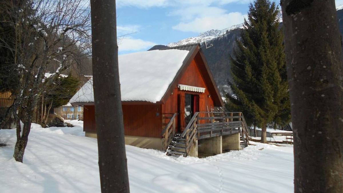 Jeux Ski Chalet | Detached chalet on very nice plot