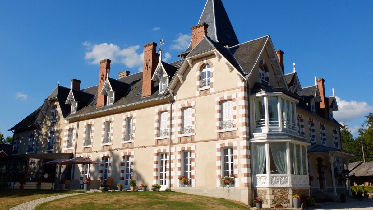 Neuvy-sur-Barangeon Apartment | detached cottage in the castle in Sologne (18)