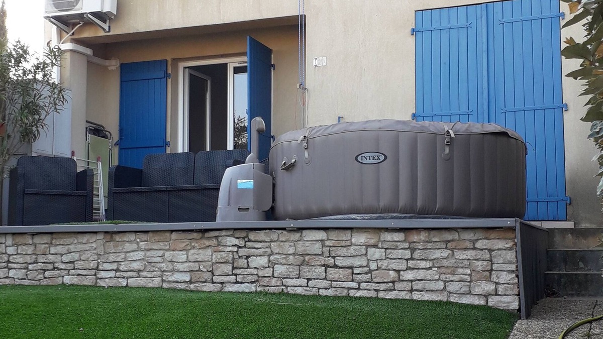 Roquebrune-sur-Argens House | DETACHED HOUSE IN ROQUEBRUNE 3 MINUTES FROM THE LAKE BY CAR