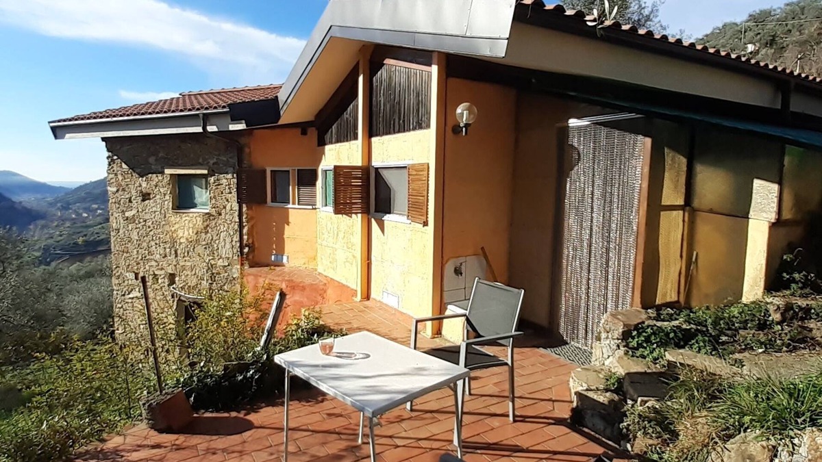 Dolceacqua House | Detached Holiday Home on Olive Grove with Beautiful Sea View