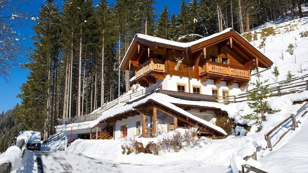 Grossarl House | detached holiday house located forest edge, elevated above Großarl-Valley