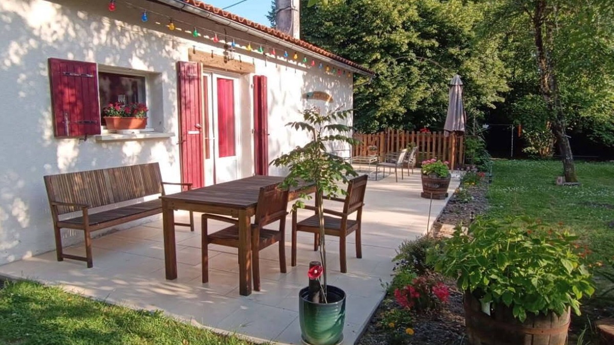 Brie-sous-Chalais House | Detached house in the countryside
